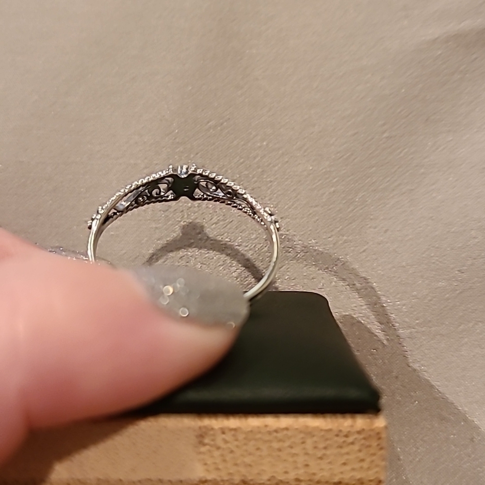 Filigree mother of pearl sterling silver ring - Picture 4 of 5